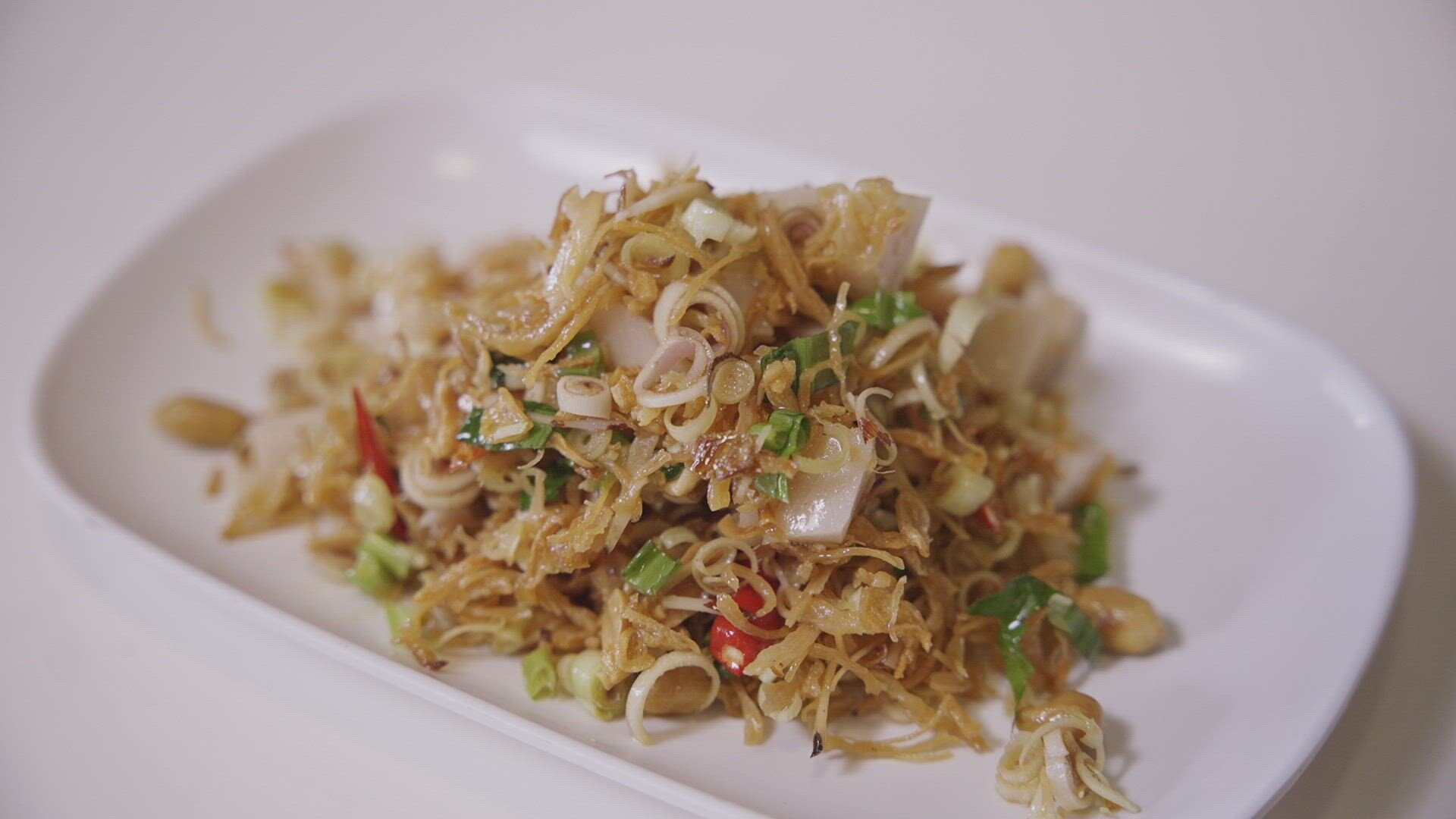 1000 Ways to Dine S1E1 Unusual Service