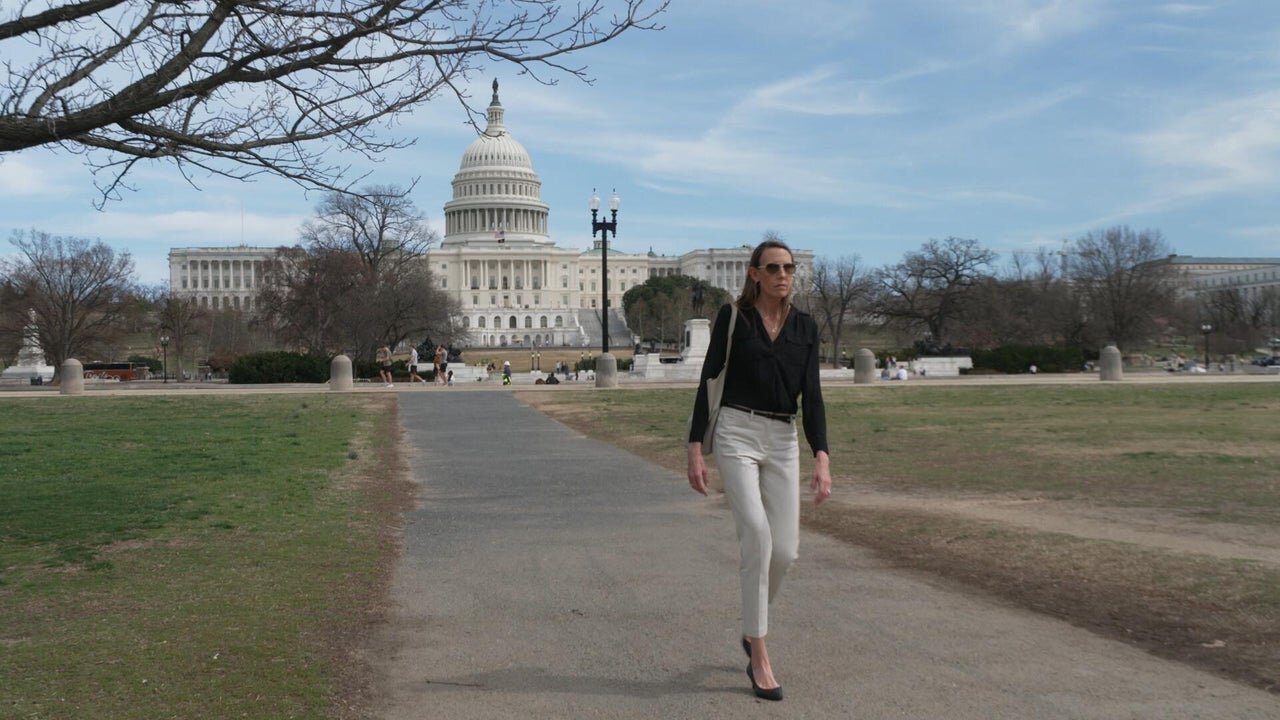 60 Minutes (US) S57E30 Fraud | To Walk Again | Jamie Lee Curtis