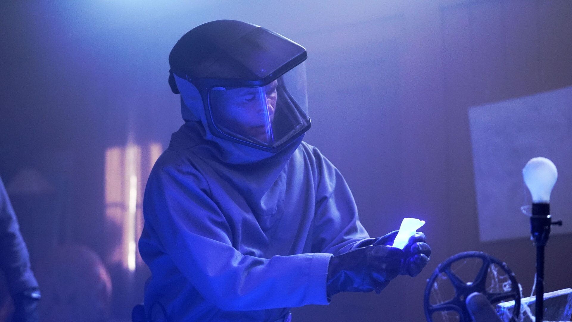 9-1-1: Lone Star S3E6 The ATX-Files