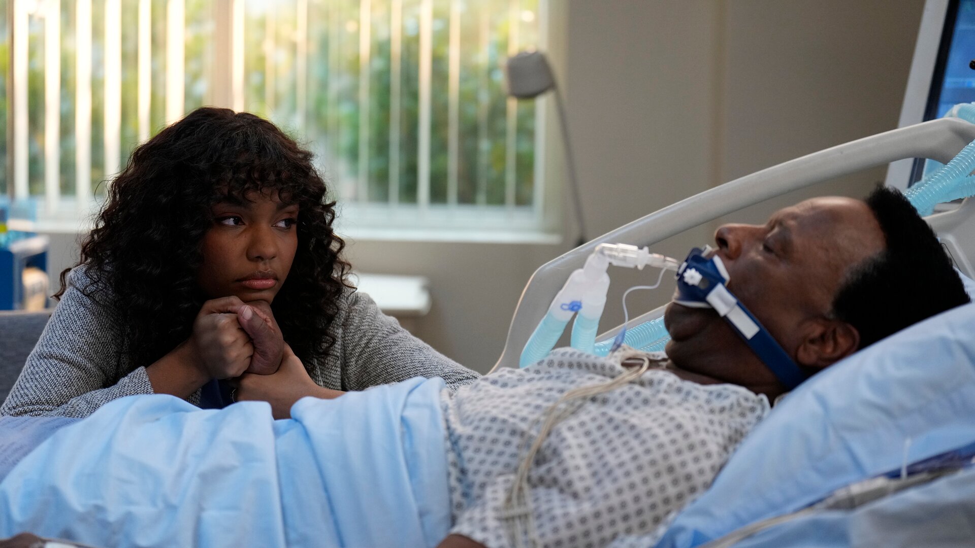 9-1-1: Lone Star S4E13 Open