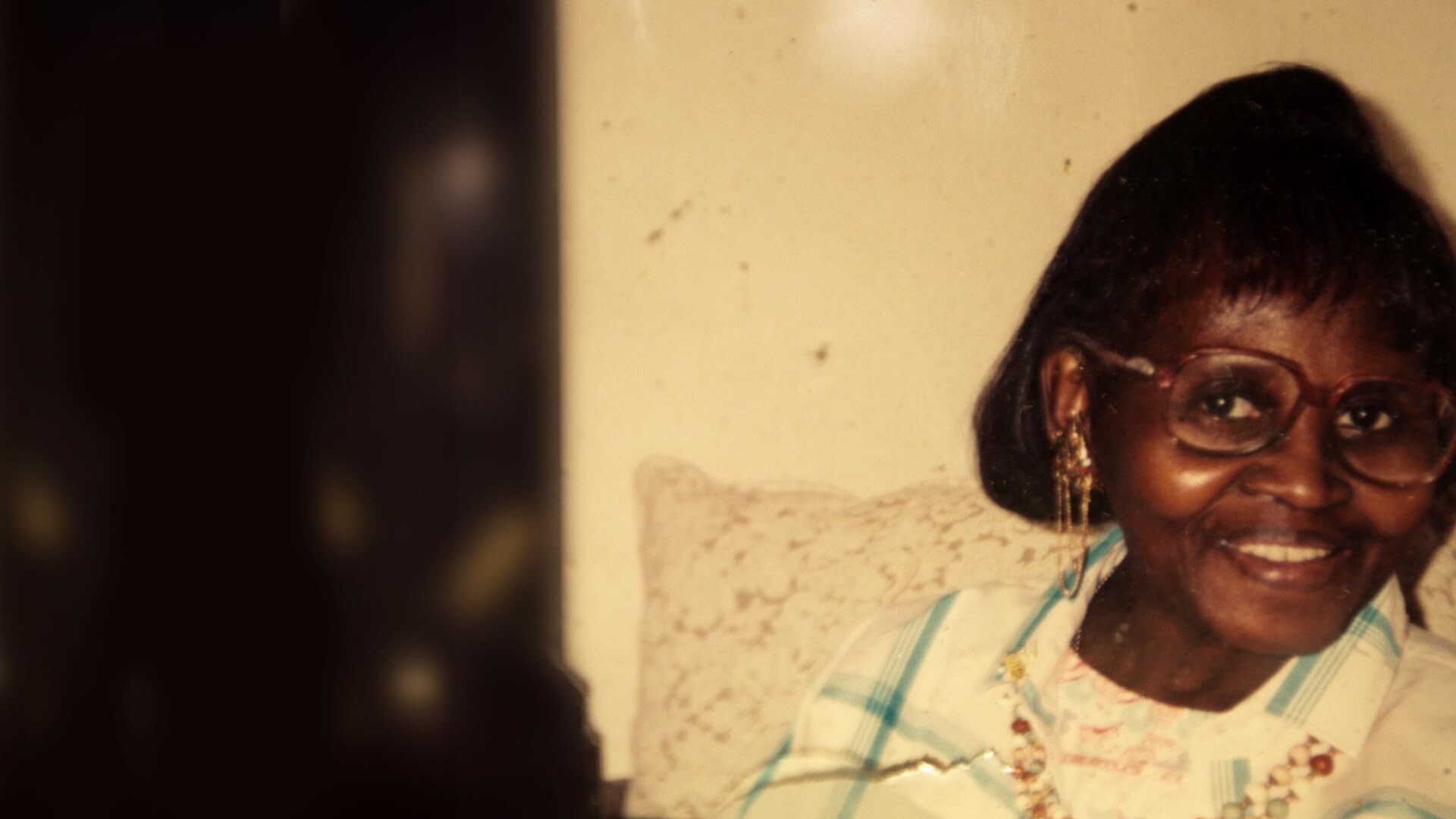 Abandoned: The Woman in the Decaying House S1E2 The Women of the House