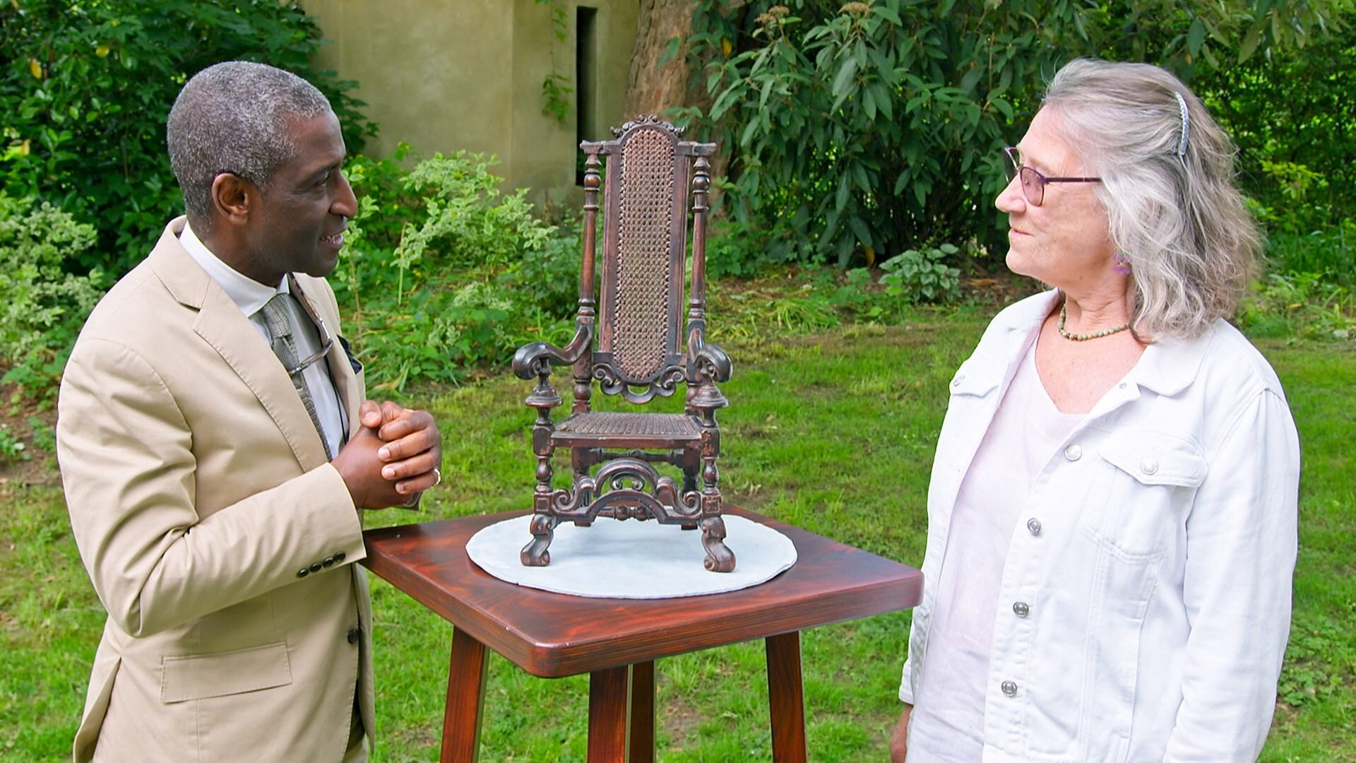 Antiques Roadshow S48E7 Stephens House & Gardens 2