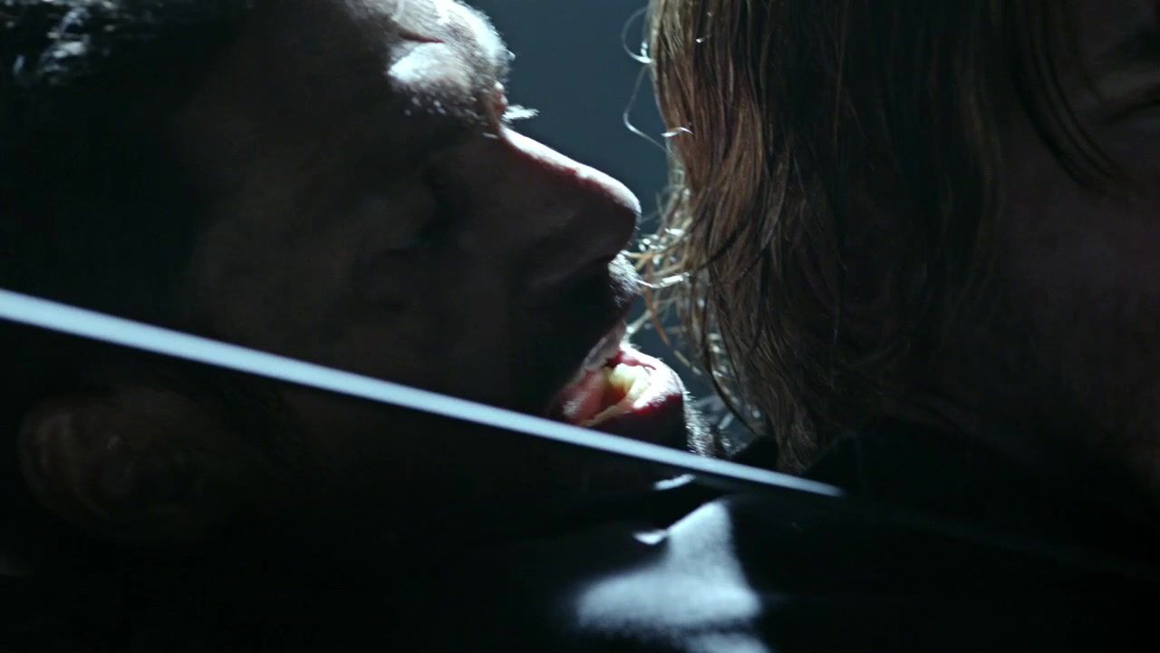 Arrow S1E13 Betrayal