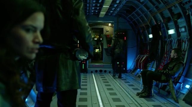 Arrow S3E23 My Name is Oliver Queen