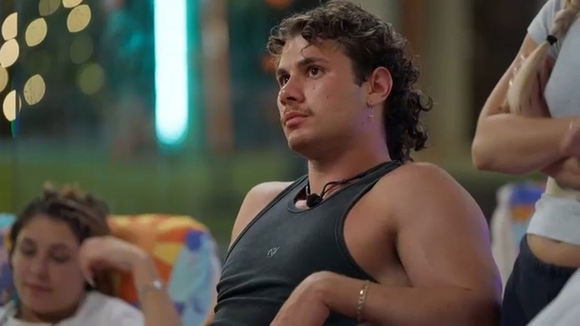 Aussie Shore S2E6 It's A Set-Up