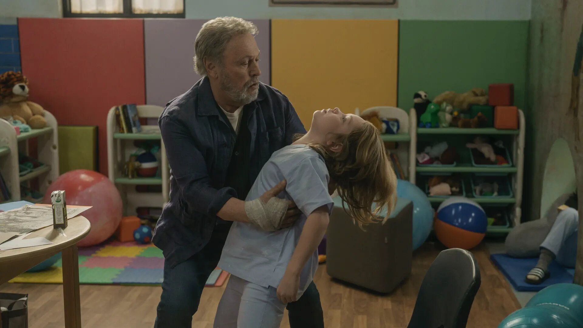 Before S1E5 Folie à Deux