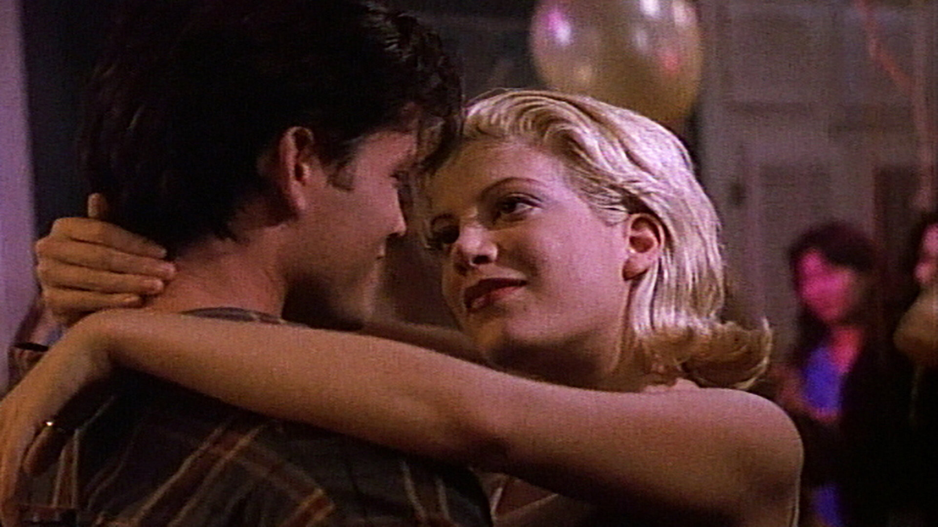 Beverly Hills, 90210 S5E4 Life After Death