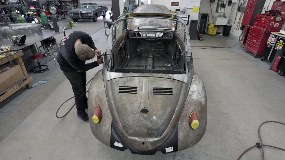 Bitchin' Rides S11E11 Back in the Club