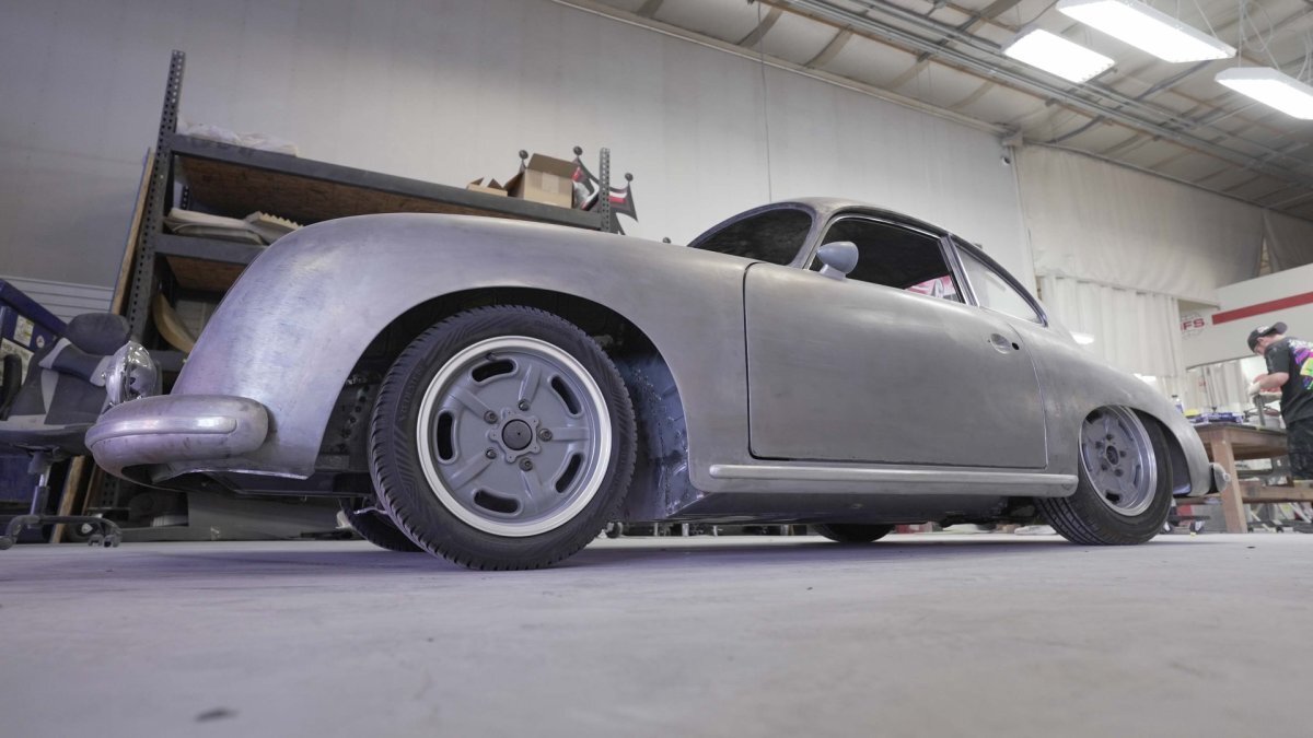 Bitchin' Rides S11E3 The Souped-Up Beach Cruiser