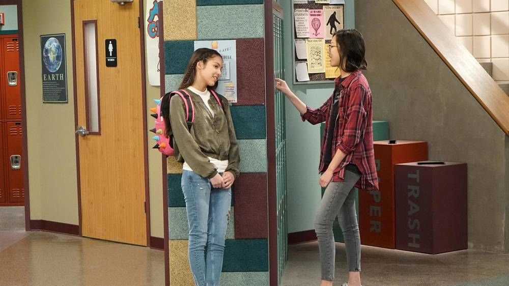 Bizaardvark S2E4 Paige Bugs Out