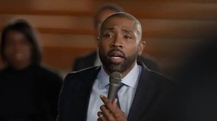 Black Lightning S1E2 LaWanda: The Book of Hope