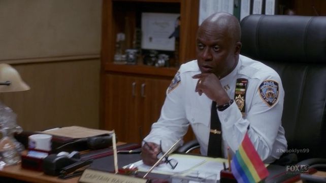 Brooklyn Nine-Nine S2E23 Johnny and Dora