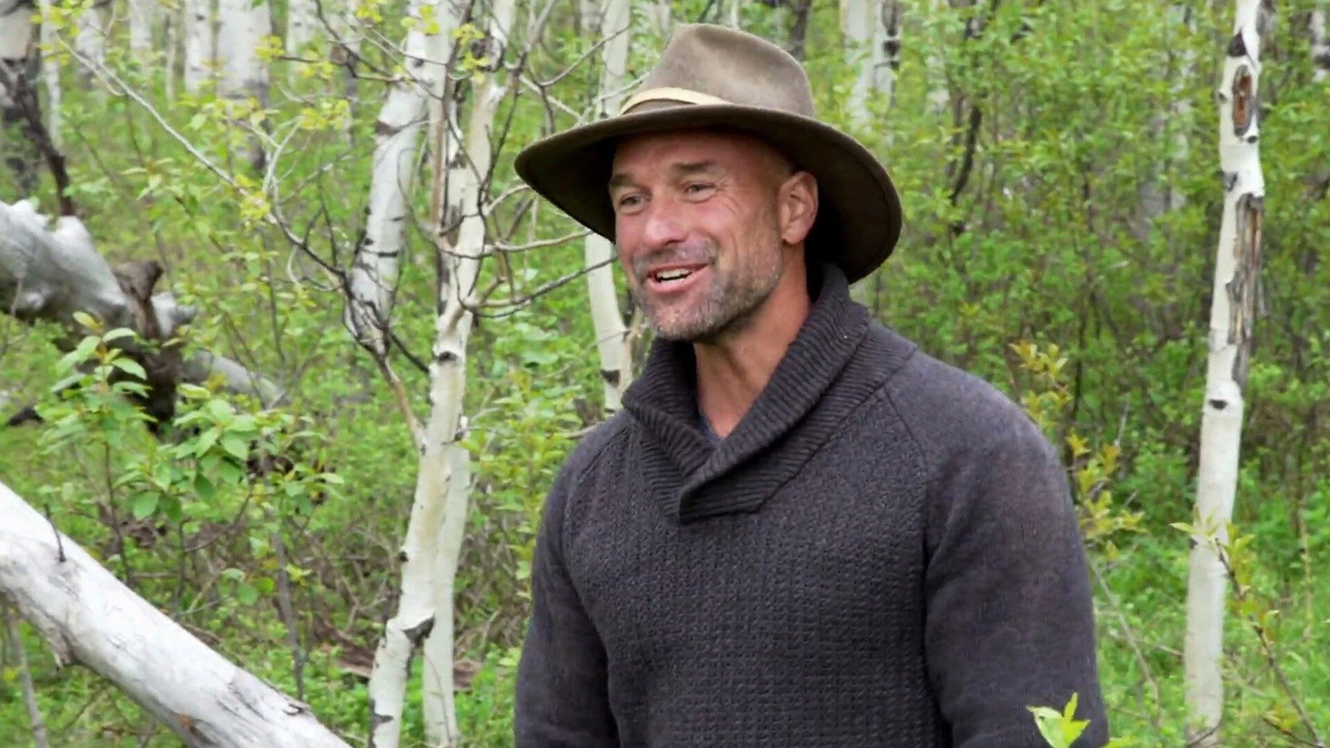 Bushcraft Build-Off S1E1 Built to Survive