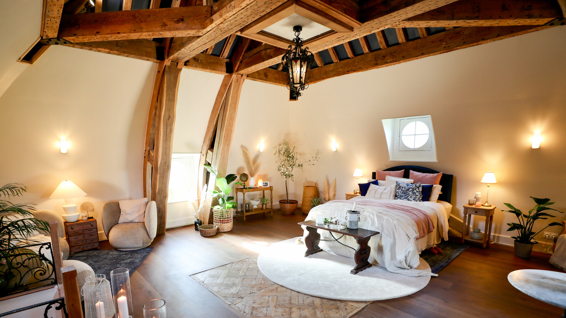 Castle Impossible S1E1 Sleeping Beauties: The Tower Bedroom