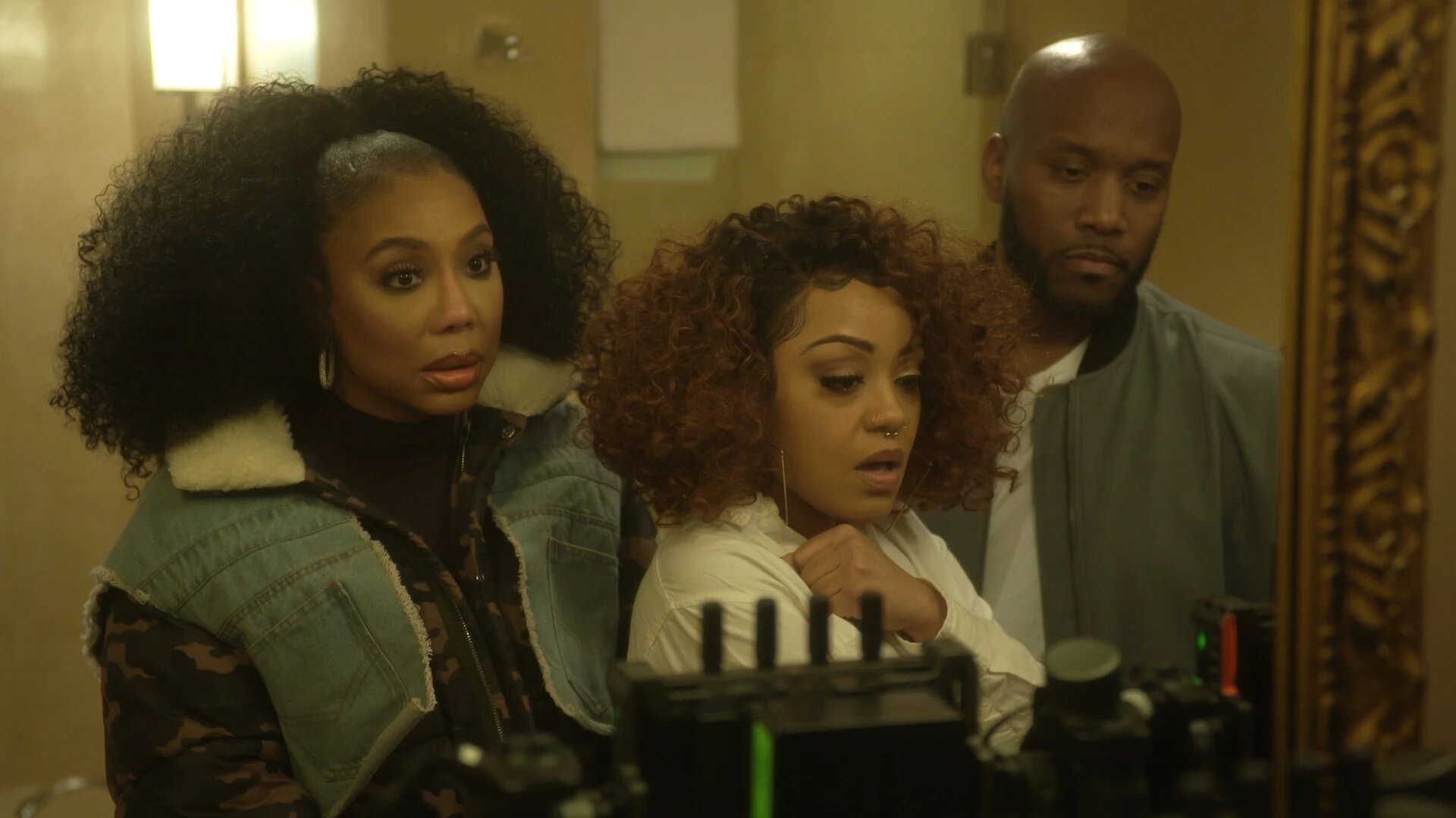 Caught in the Act: Double Life S1E1 He's Selling Something And It Ain't Brownies