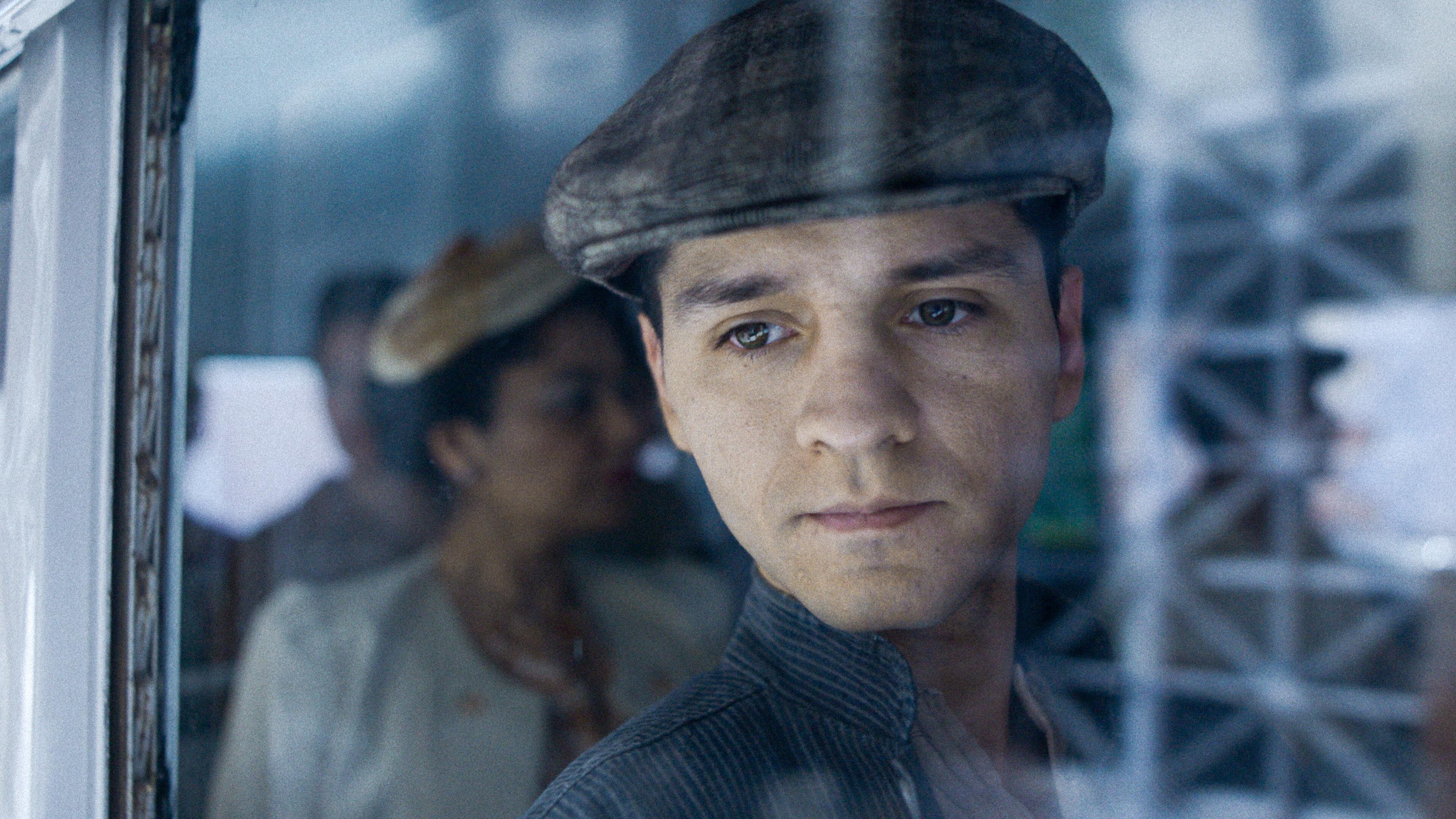 Chespirito: Sin querer queriendo S1E1 Zapatero a Tus Zapatos