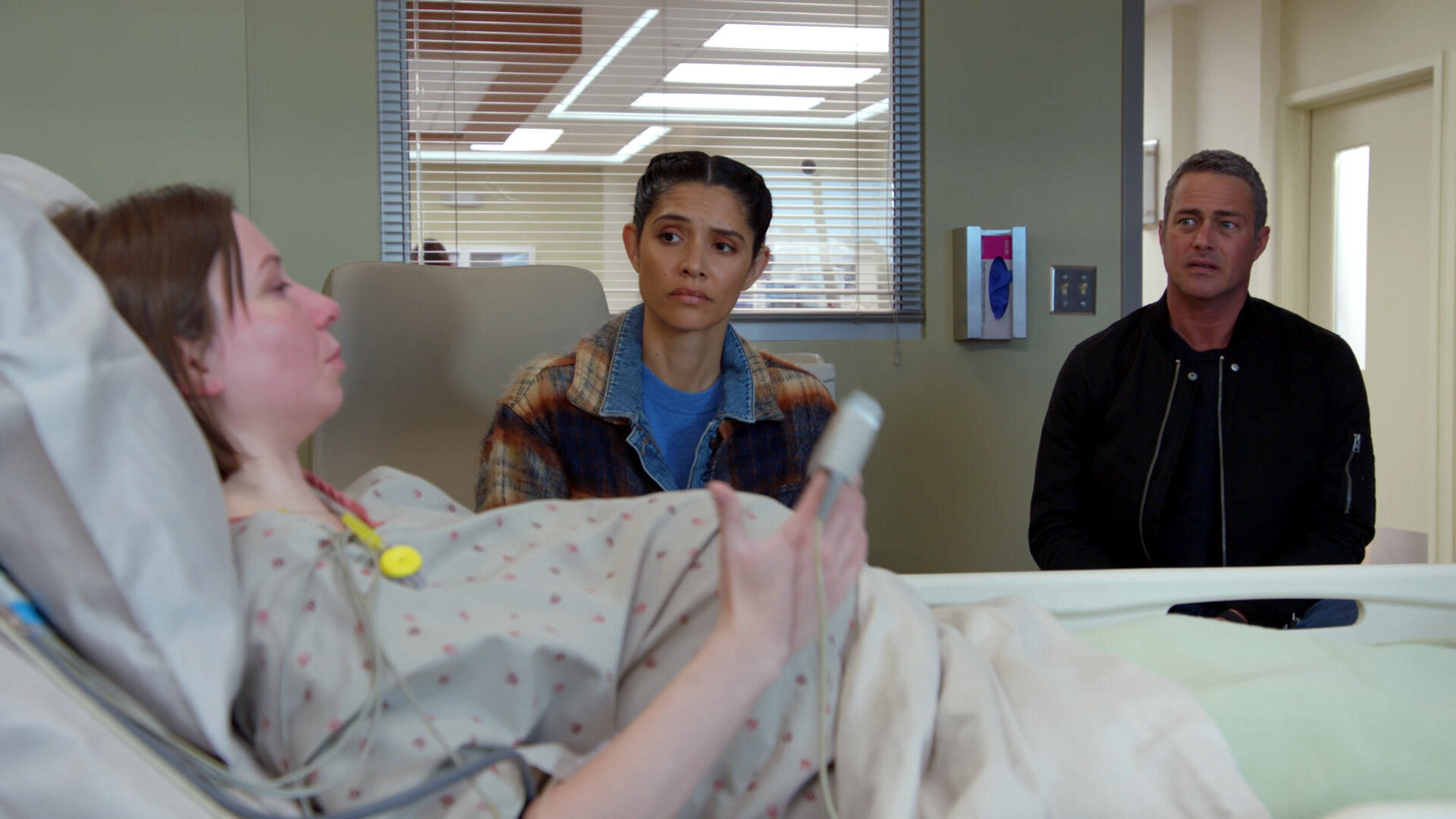 Chicago Fire S13E20 Cut Me Open