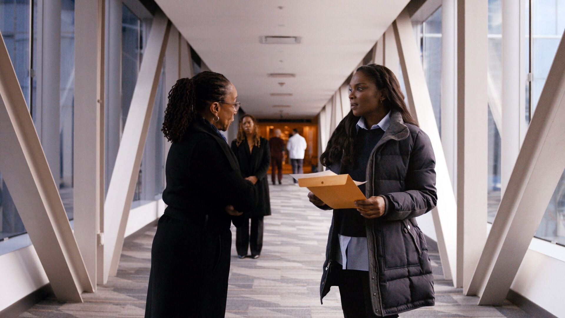 Chicago Med S10E20 The Invisible Hand