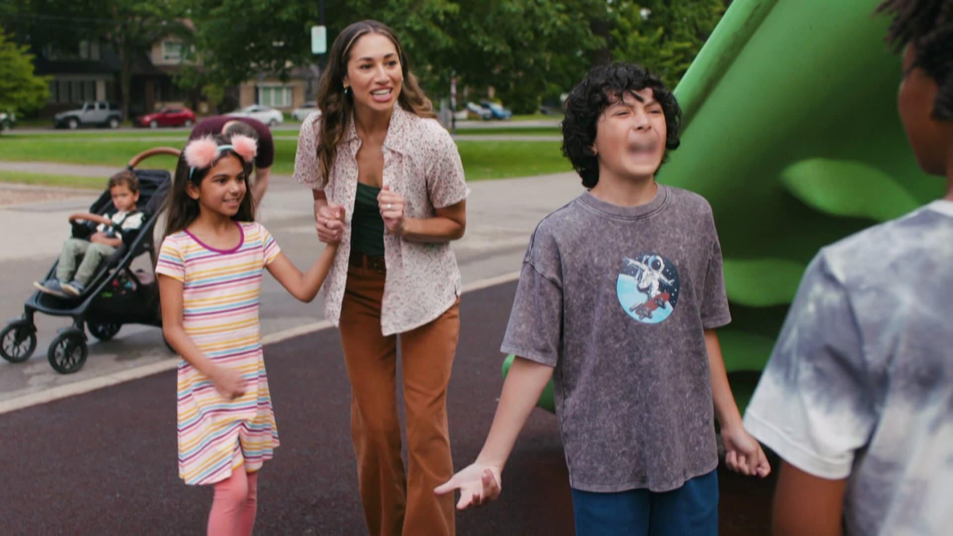 Children Ruin Everything S4E11 Connection