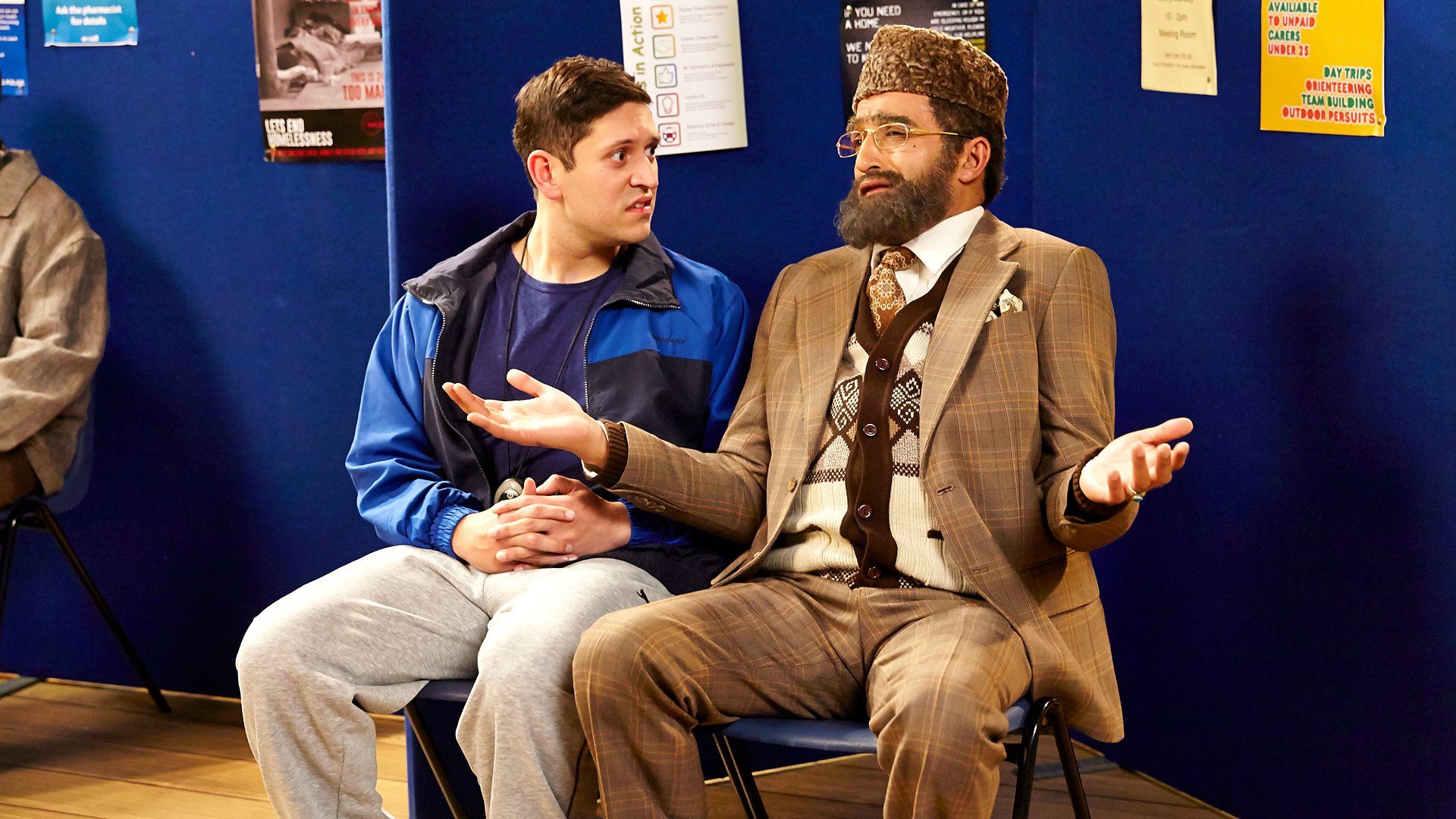 Citizen Khan S4E2 Family Photo