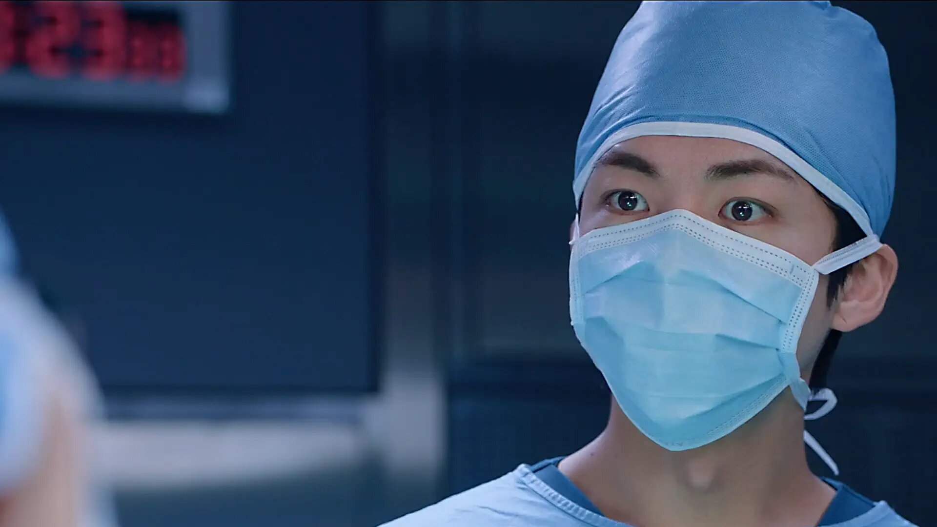 Confidence Queen S1E6 Waves on the Edge