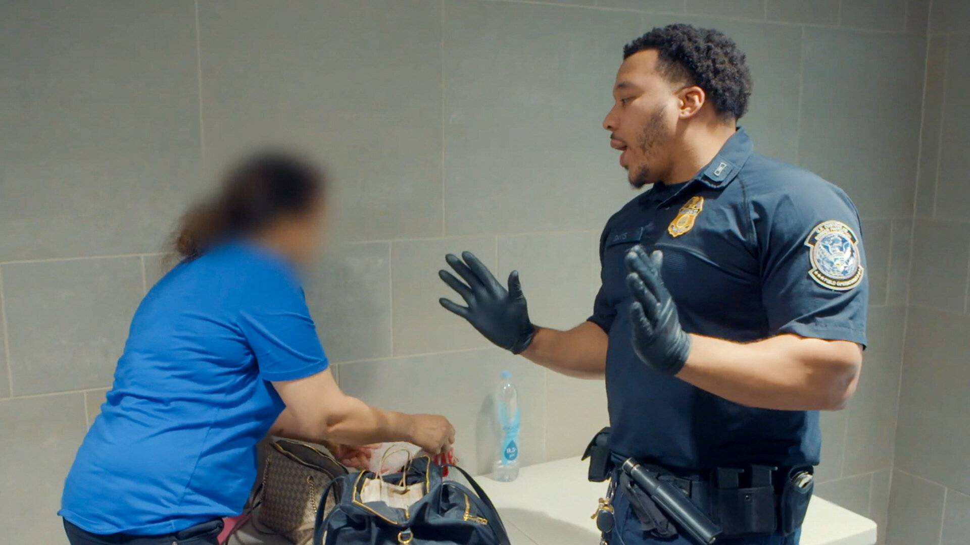 Contraband: Seized at the Airport S1E10 Going Nowhere Fast