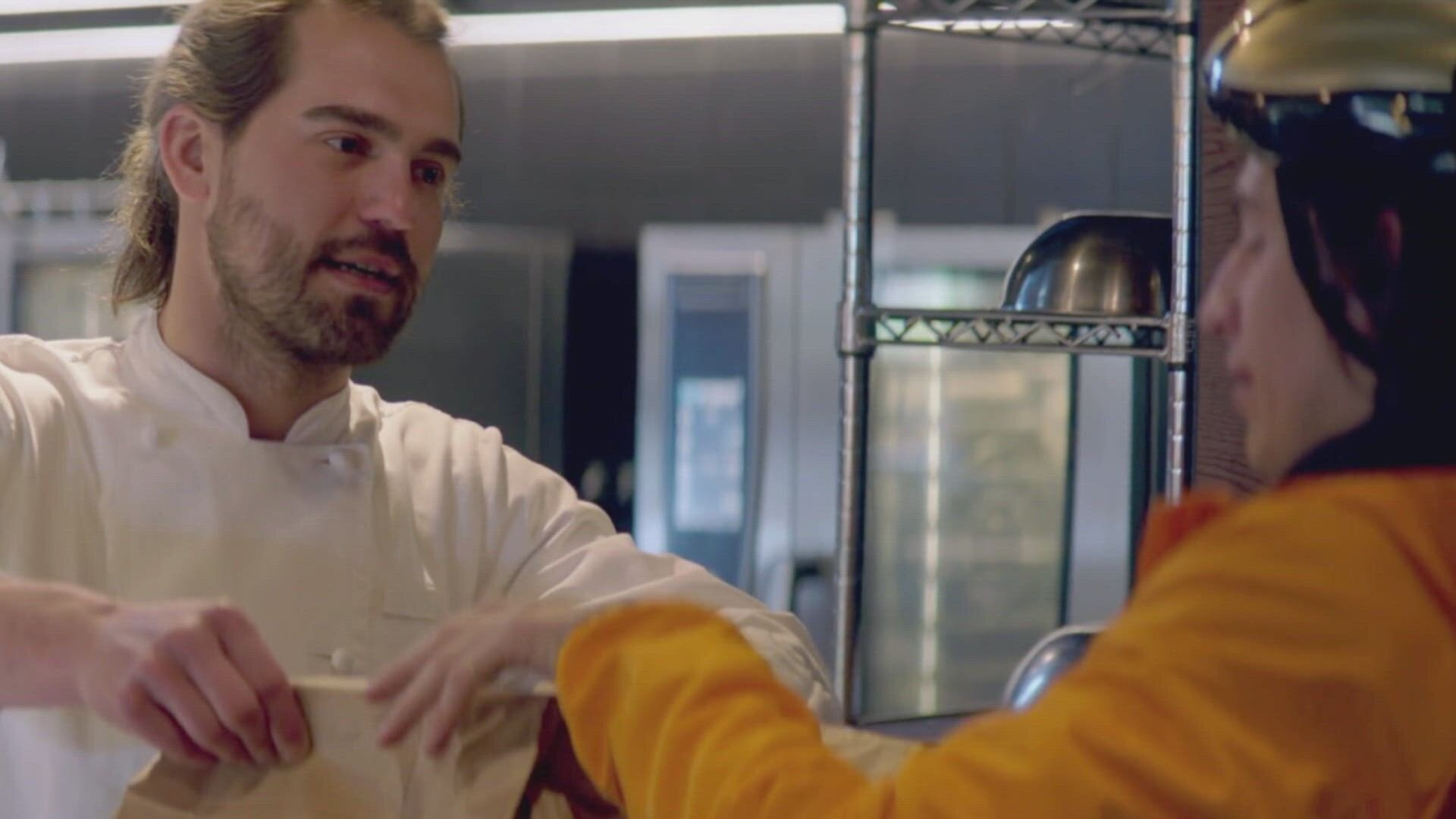 Customer Wars S6E5 Customer to the Rescue