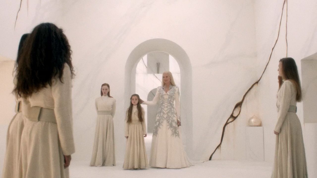 Emerald City S1E8 Lions in Winter