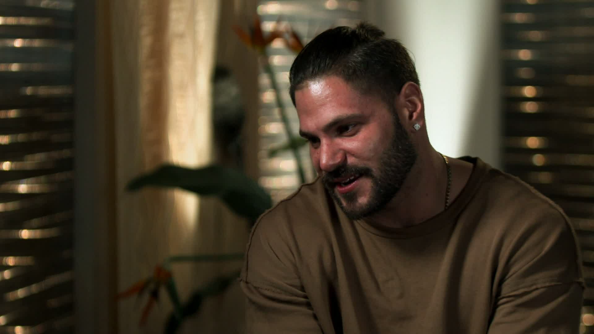 Famously Single S2E4 So You're Saying There's a Chance