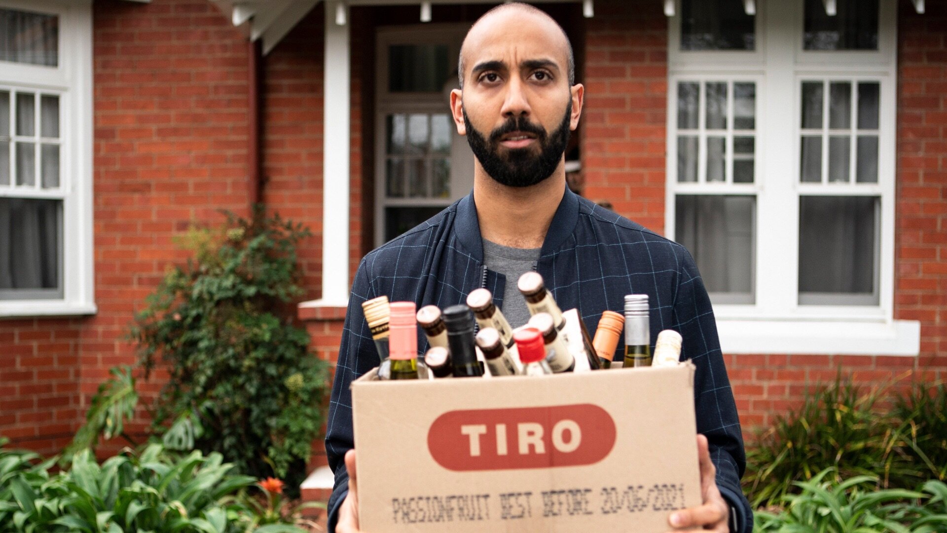 Five Bedrooms S2E7 Three Messages