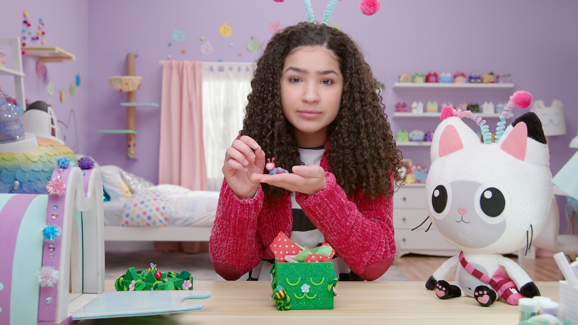 Gabby's Dollhouse S13E4 Pandy and the Kitty-Pillar