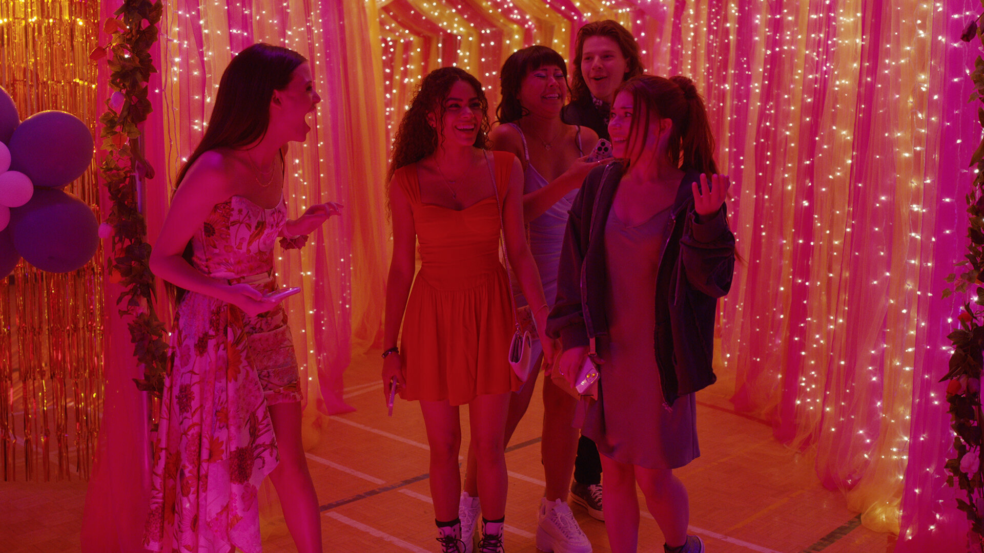 Ginny & Georgia S3E3 Friends Can Dance