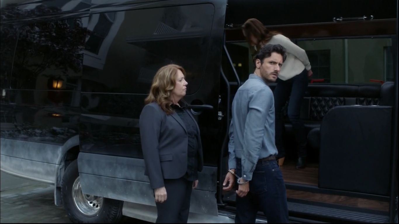 Good Behavior S2E3 Because I'm Mrs. Claus