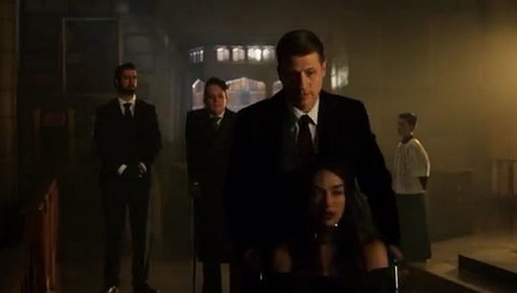 Gotham S4E11 A Dark Knight: Queen Takes Knight