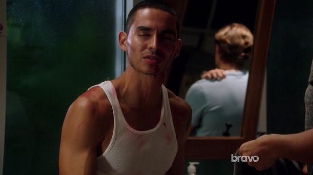 Graceland S3E11 The Wires