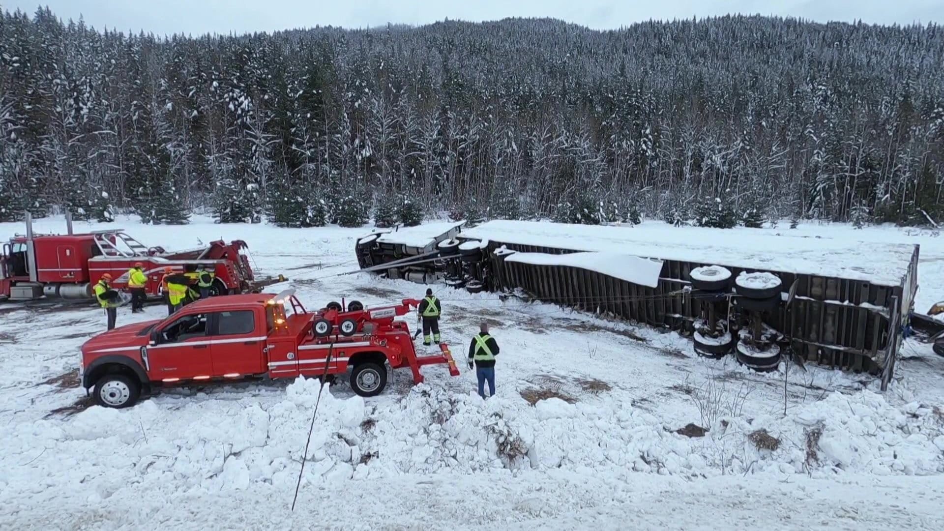 Highway Thru Hell S13E10 Dashing Thru the Tow