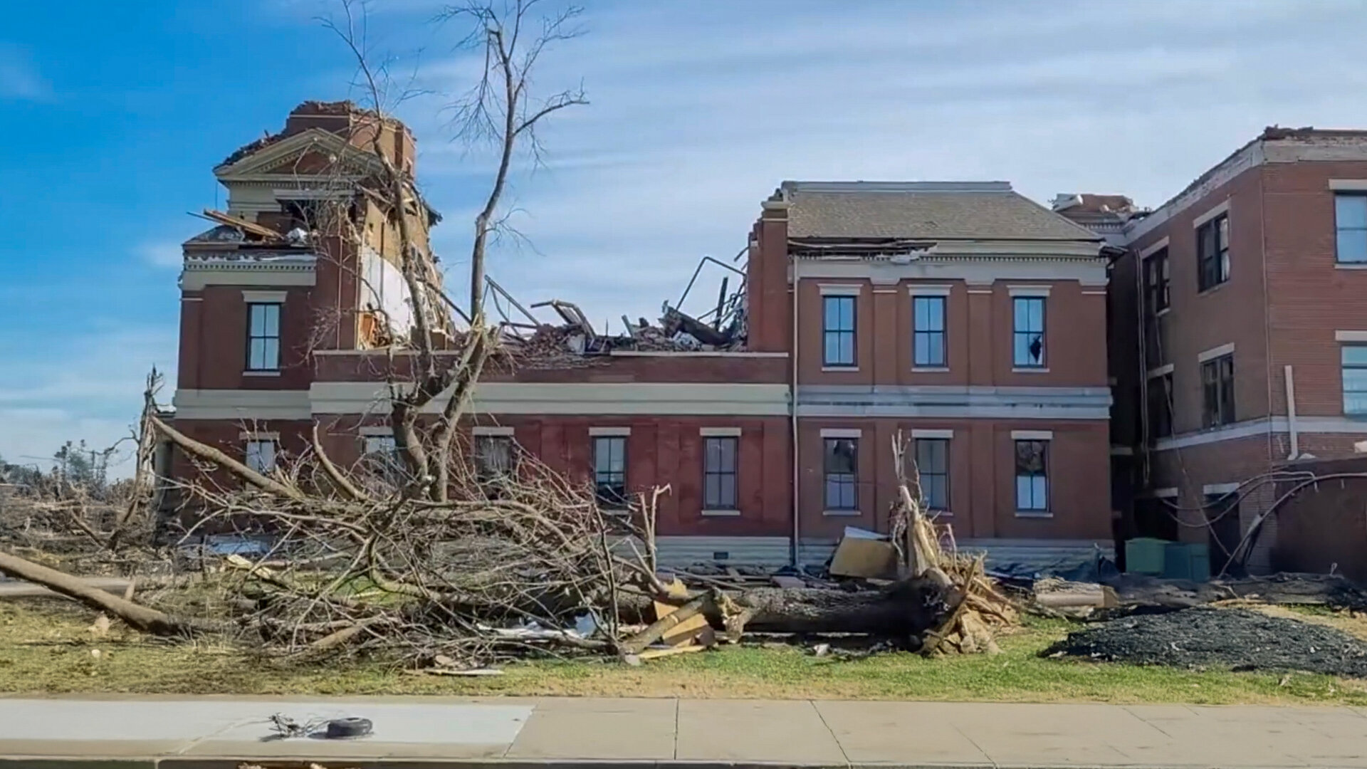 In the Eye of the Storm S3E3 The Mayfield Beast