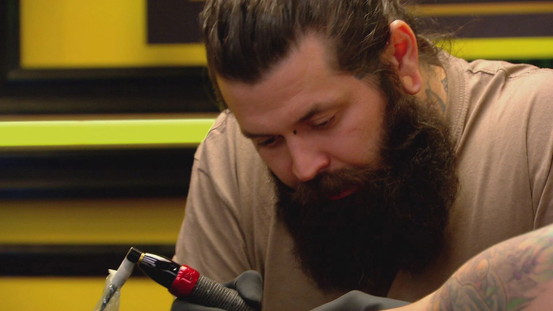 Ink Master: Grudge Match S1E12 Mano Y Mano