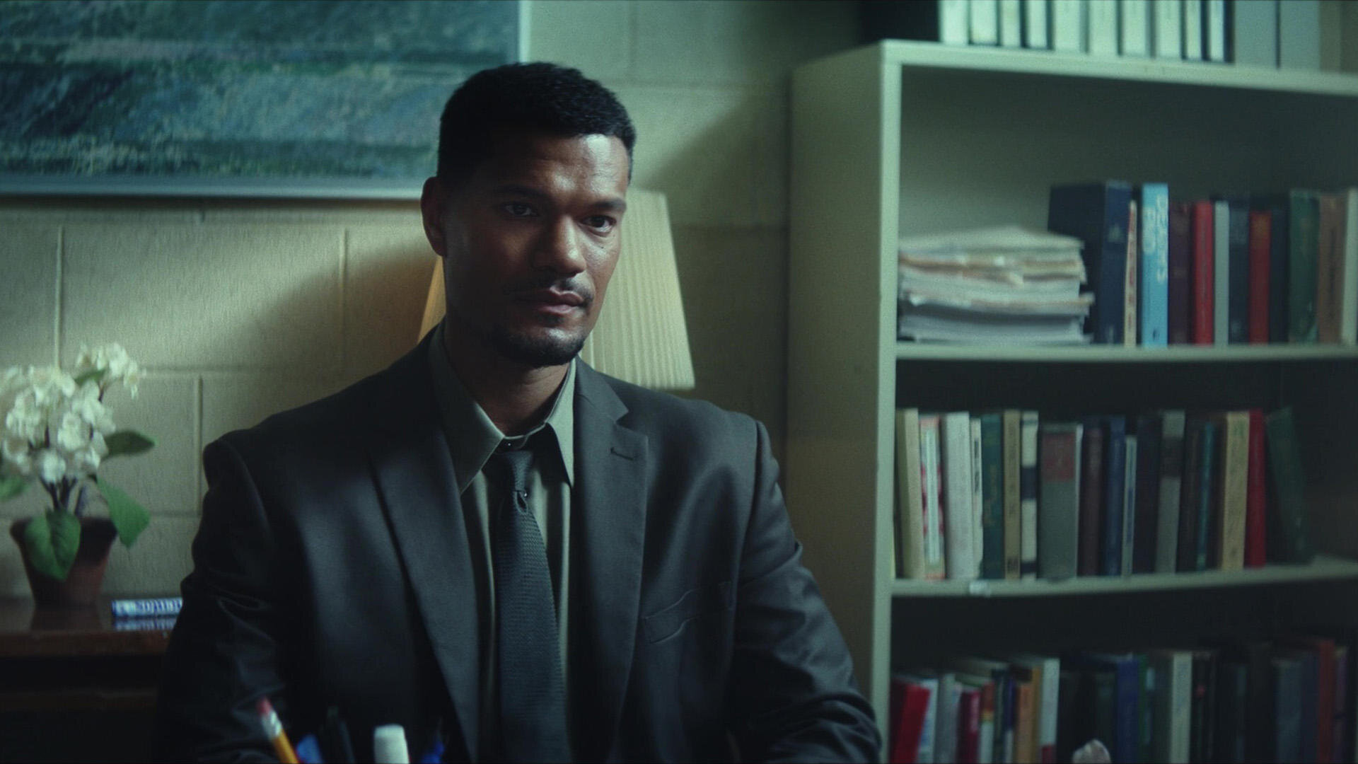 Interior Chinatown S1E7 Detective