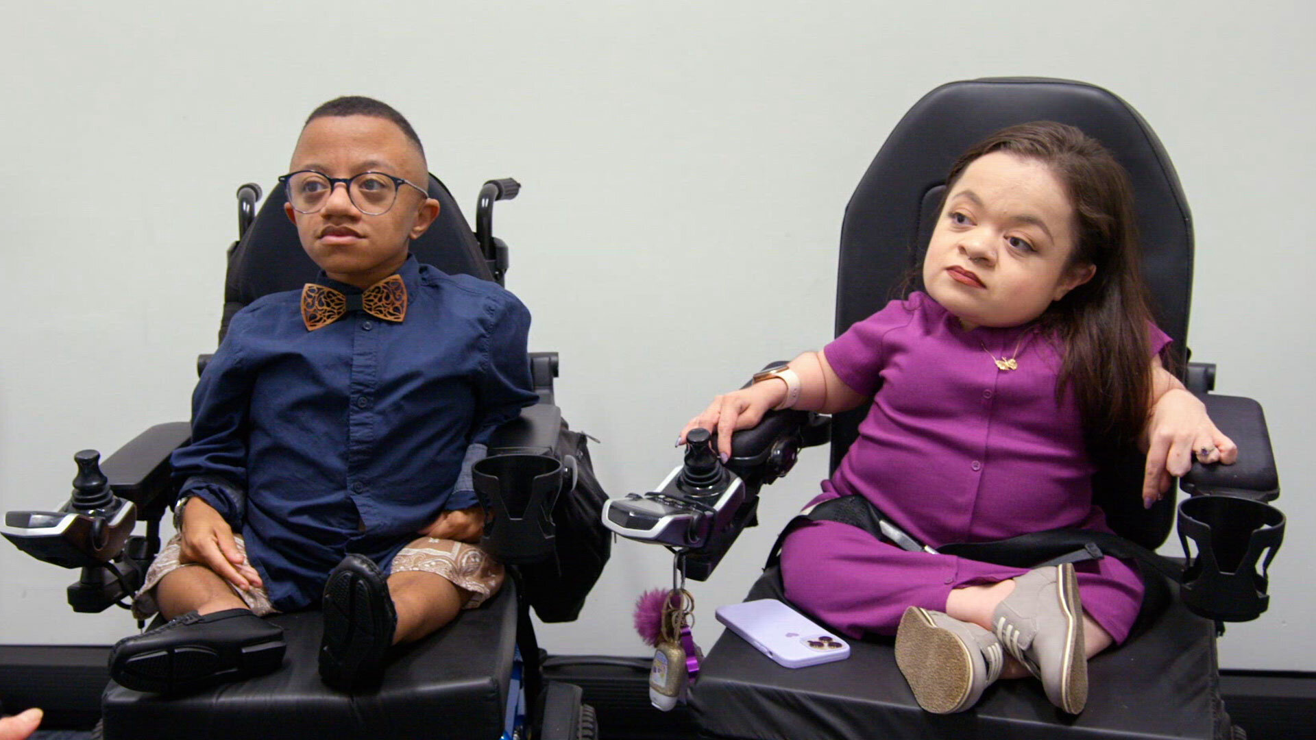 Jay & Pamela S1E1 Bones and Brides