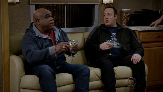 Kevin Can Wait S1E18 Neighborhood Watch