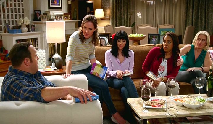 Kevin Can Wait S1E4 Kevin and Donna's Book Club