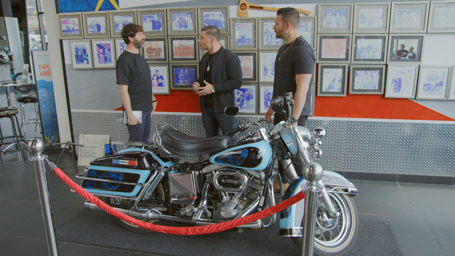 King of Collectibles: The Goldin Touch S3E5 Lights, Camera, Auction