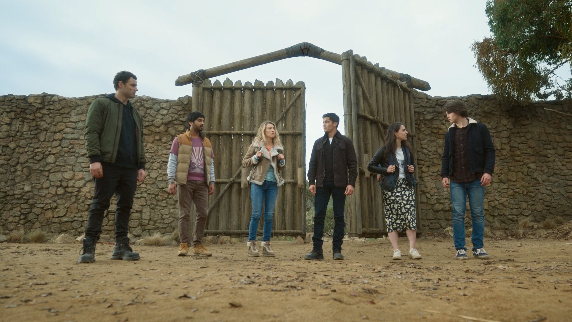 La Brea S1E5 The Fort