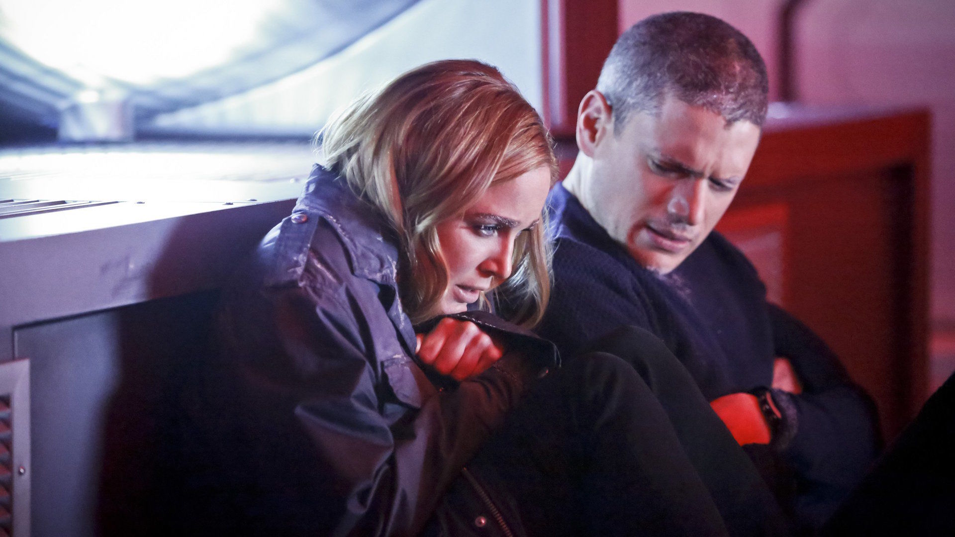 Legends of Tomorrow S1E7 Marooned