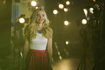 Liv and Maddie S4E13 Sing It Live!!!-A-Rooney