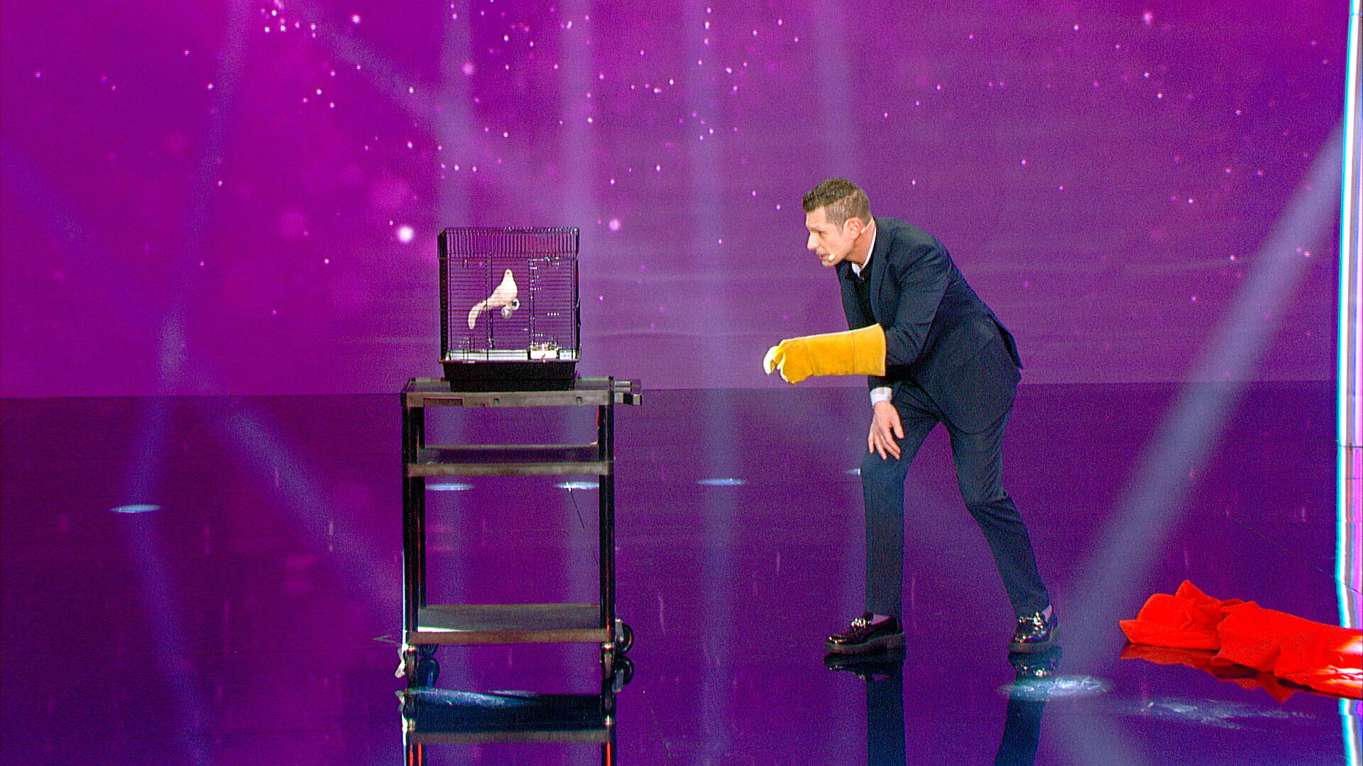 Masters of Illusion S11E17 Impressions, Birdmen, and the Magic Mirror