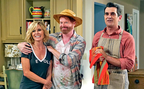 Modern Family S7E1 Summer Lovin'