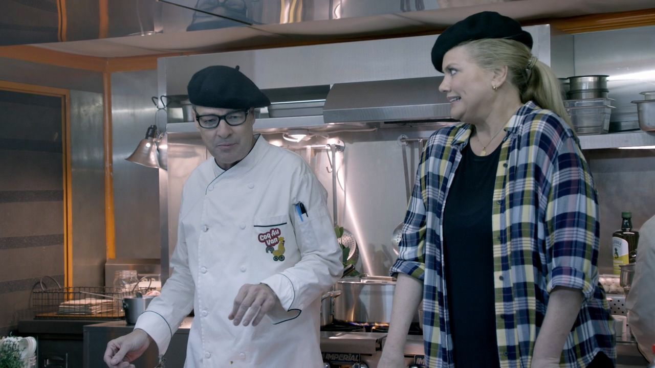 Mom S8E4 Astronauts and Fat Trimmings