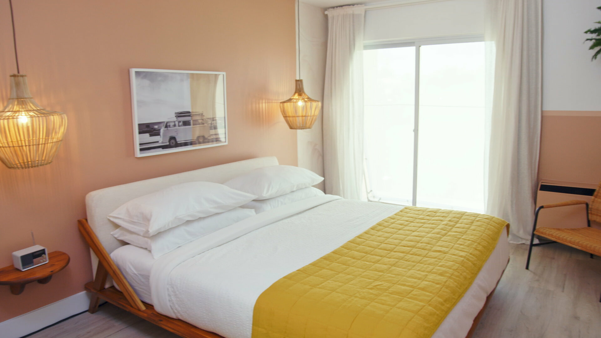 Motel Makeover S1E3 Fit For A King